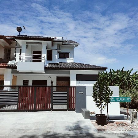 Just Austin Guesthouse ايبوه المظهر الخارجي الصورة
