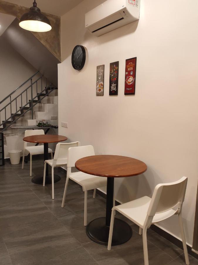 Just Austin Guesthouse ايبوه المظهر الخارجي الصورة