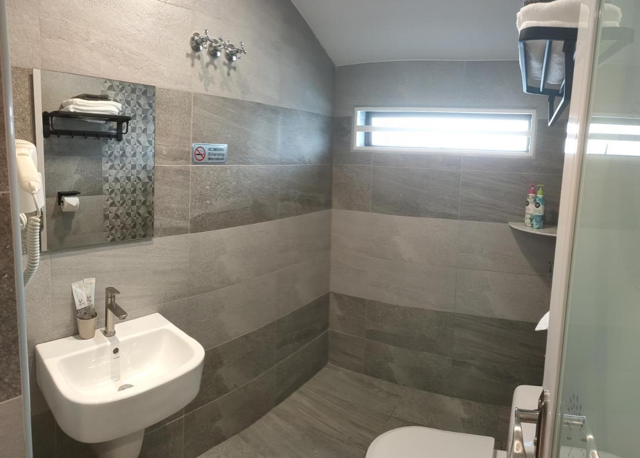 Just Austin Guesthouse ايبوه المظهر الخارجي الصورة